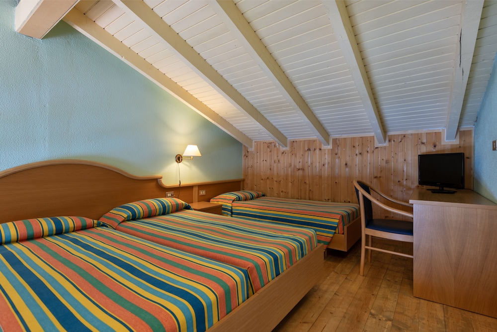 Standard Triple Room - Photo 6