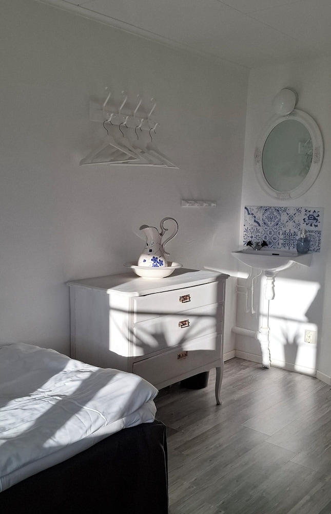 Triple Room, Shared Bathroom, Garden View photo 2