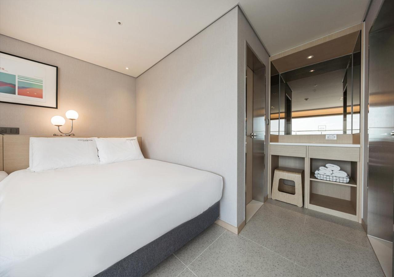 Family Room with Sea View - Photo 12