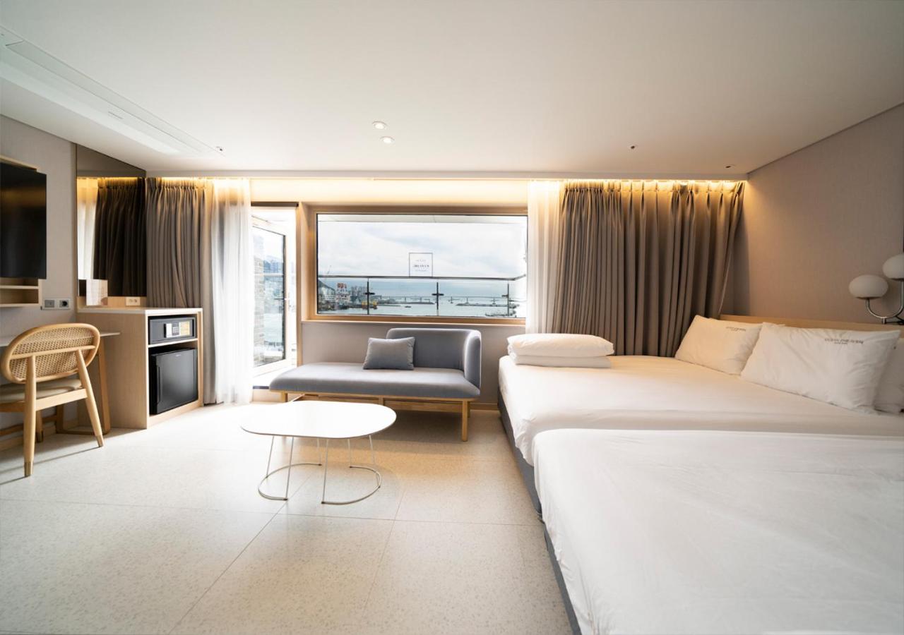 Family Room with Sea View - Photo 6