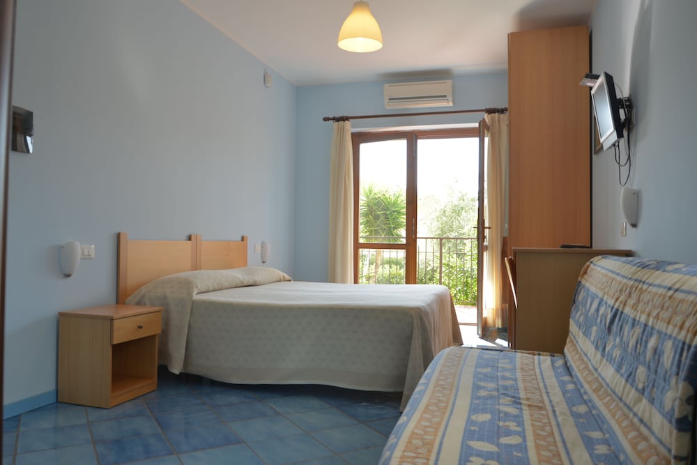 Triple Room photo 2