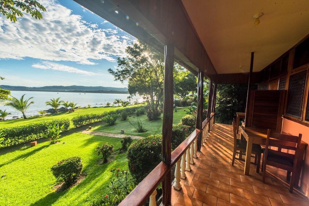 Standard Double Room, Bay View, Oceanfront photo 2