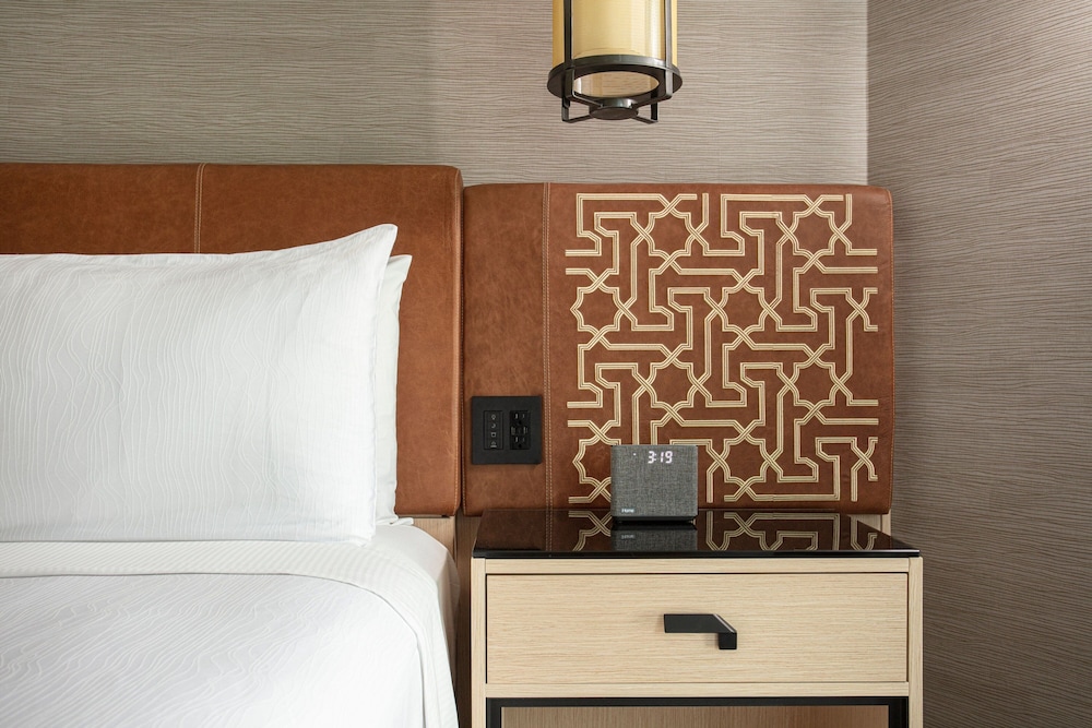 Junior Suite, 1 King Bed photo 2