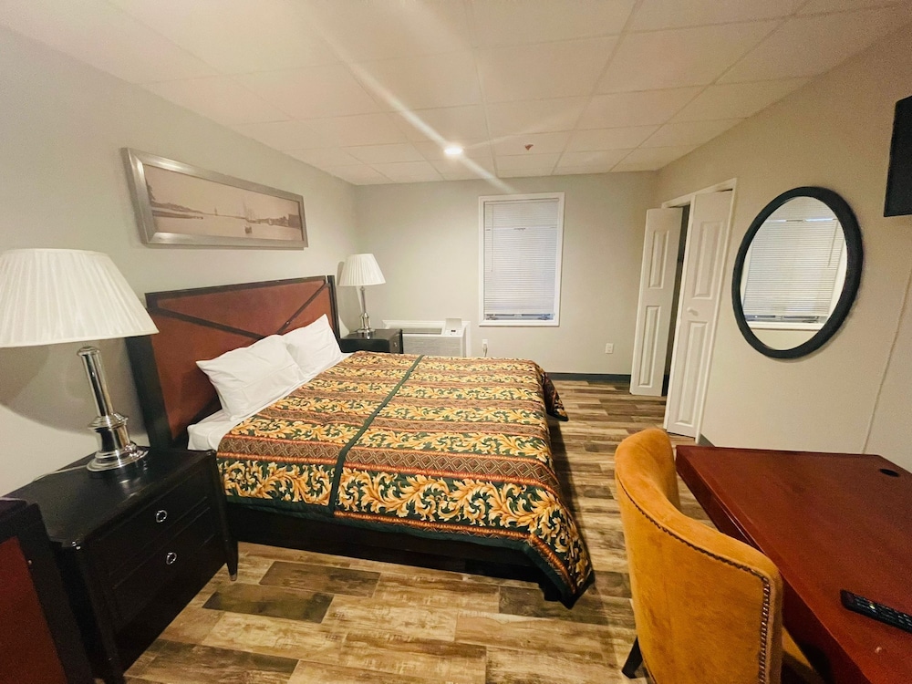 Deluxe Room, 1 Queen Bed, Non Smoking photo 1