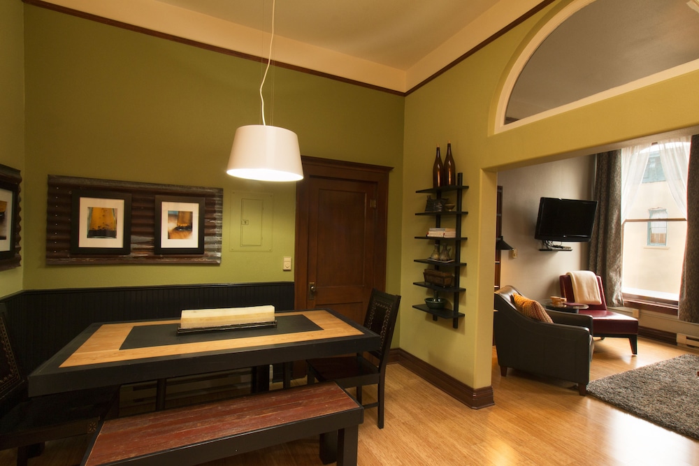 Luxury Apartment, 1 Queen Bed, Non Smoking (2ND) photo 3