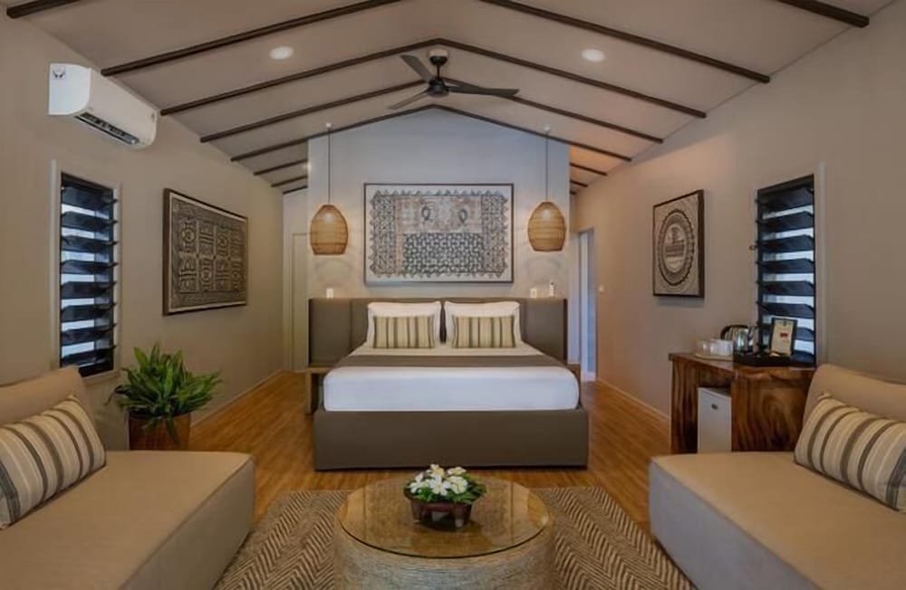 Sunrise Beachfront Villas photo 1