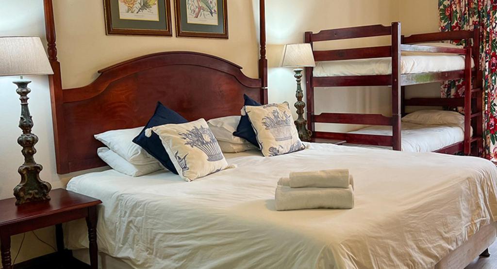 Deluxe King Room - Photo 6