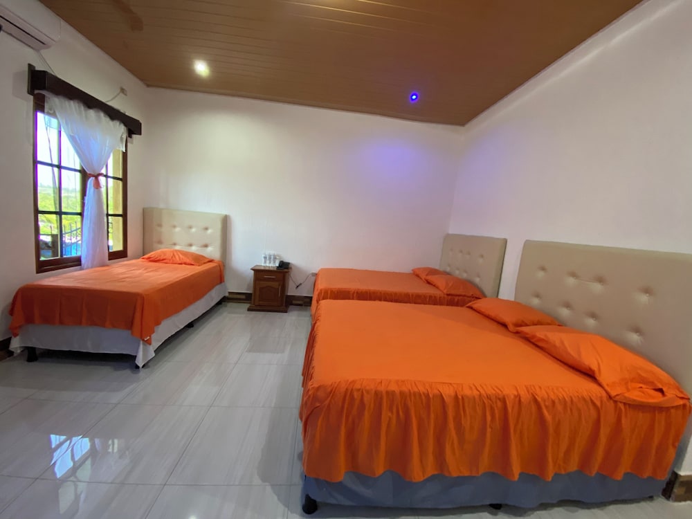 Family Triple Room, Multiple Beds, Ensuite, Pool View photo 2