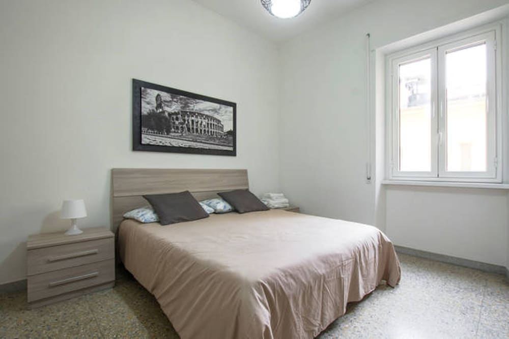 Basic Double or Twin Room, Shared Bathroom