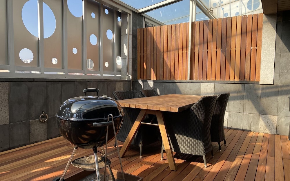 Room (Suite B (Queen & single bed/Barbecue )