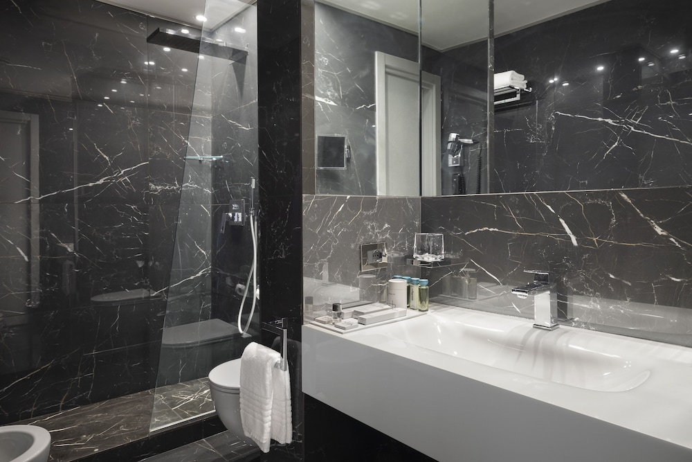 Classic Suite, Hot Tub - Photo 6