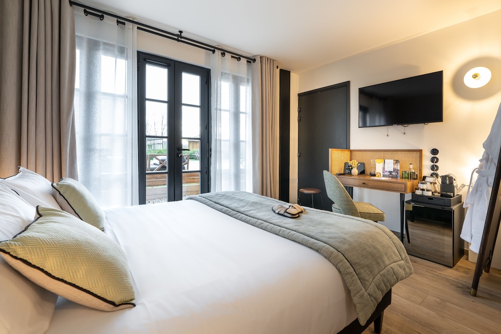 Chambre Double Classique (Teeny Room) Chambre Double Classique (Teeny Room)