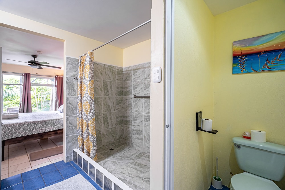 Deluxe Double Room, 1 Queen Bed, Non Smoking photo 2