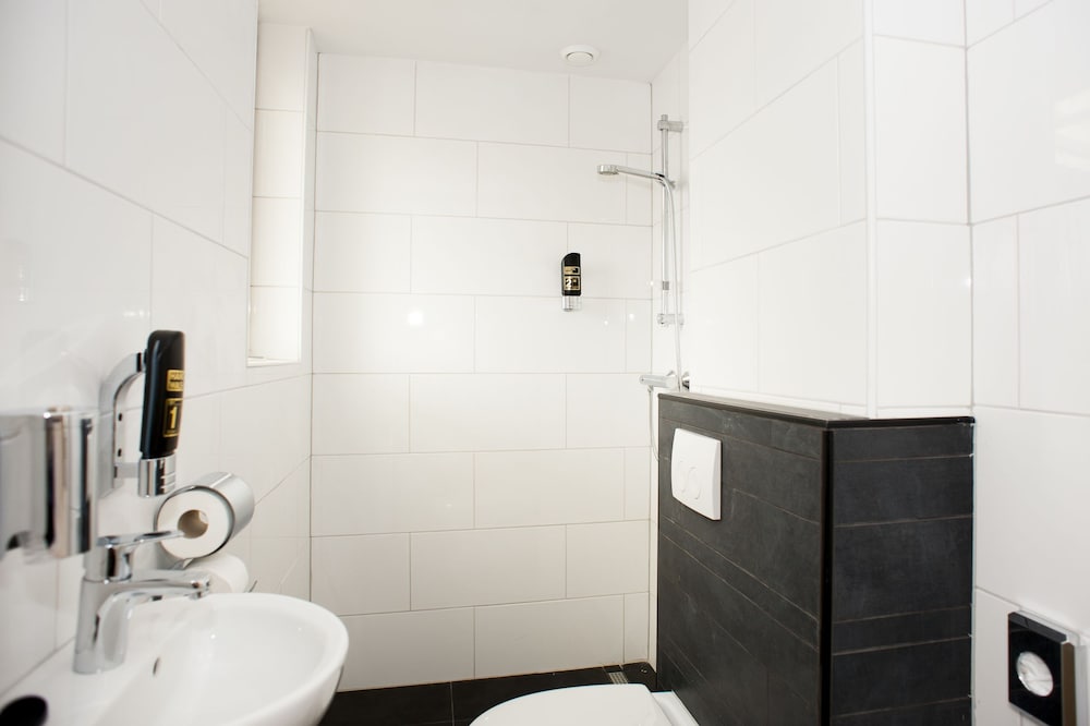 Standard Double or Twin Room photo 2