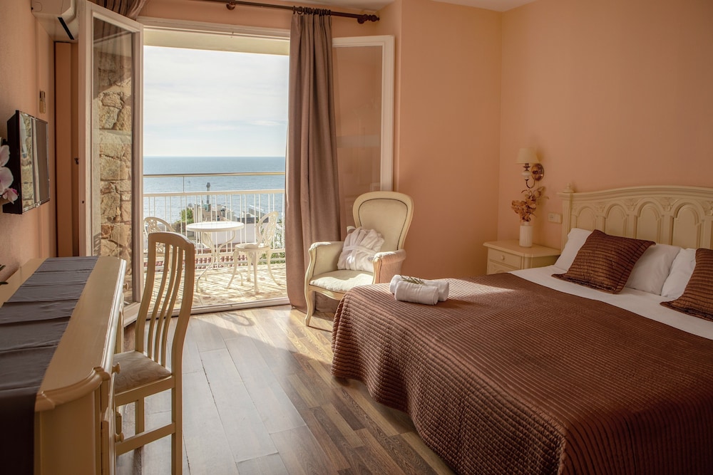 Double or Twin Room, Sea View
