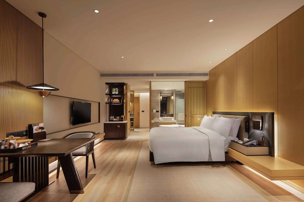 Deluxe Suite, 1 Bedroom, Pool Access