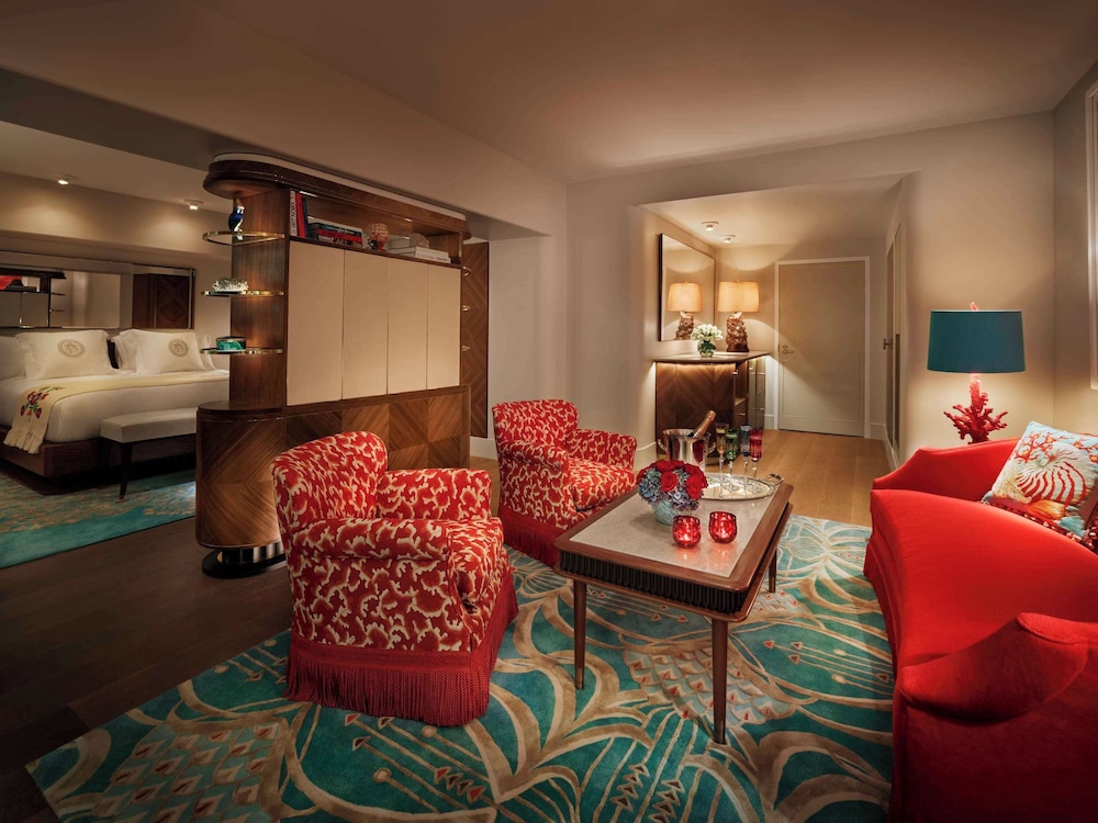 Junior Suite (Non Smoking) (Accessible) thumbnail 5
