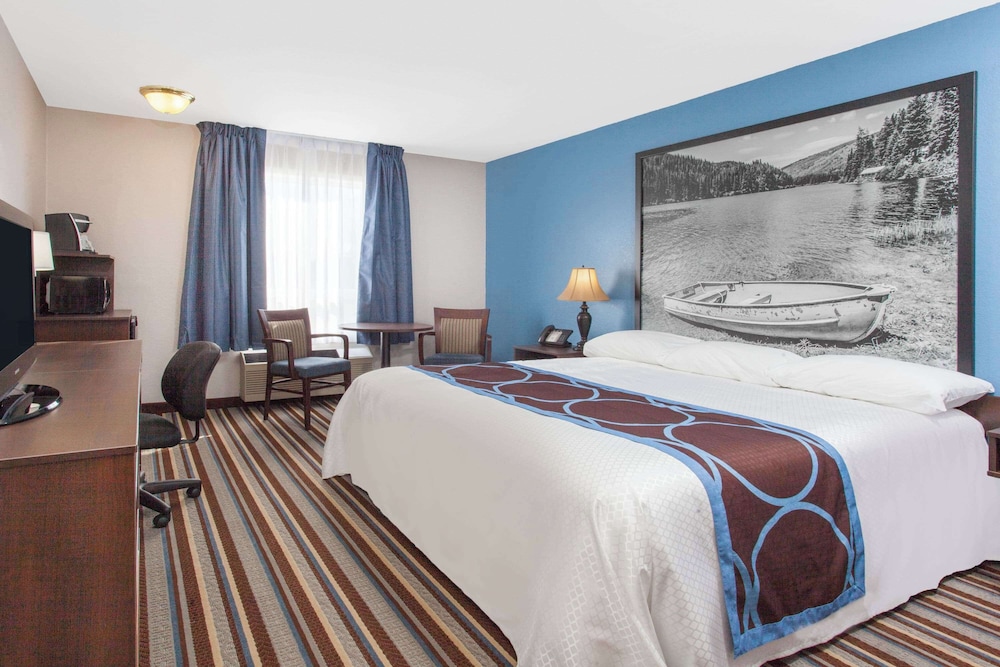 Deluxe Room, 1 King Bed, Non Smoking - Photo 1