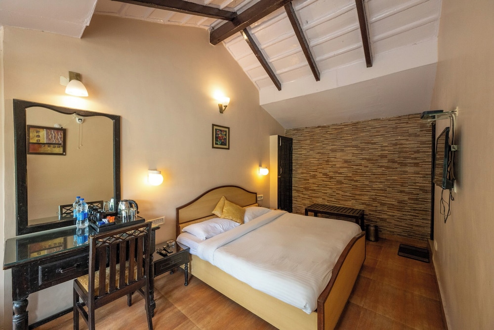 Deluxe Lake Facing  Room - Photo 6