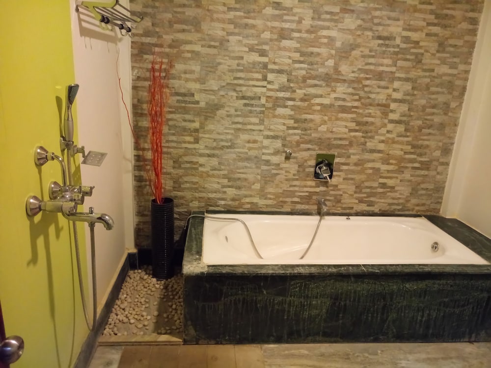 Royal Studio Suite photo 2