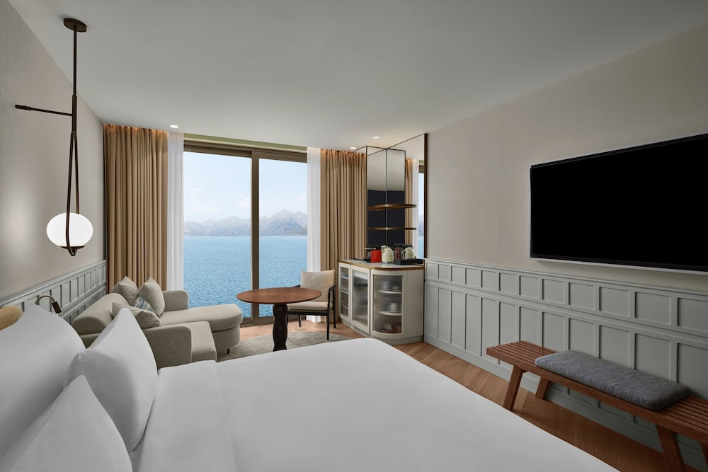 Deluxe Room, Sea View - Photo 4