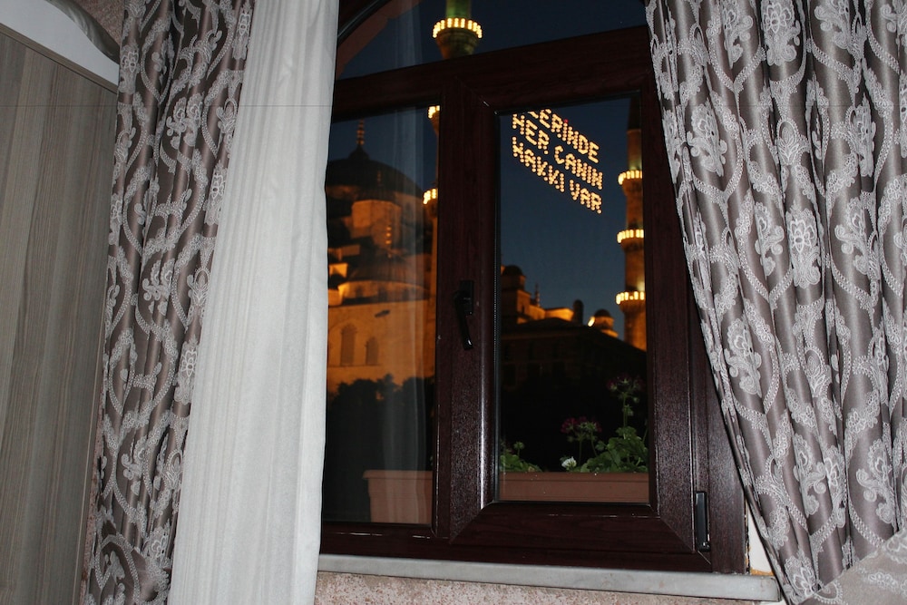 Double Room with Blue Mosque View photo 1