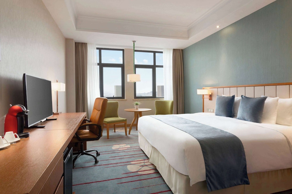 Deluxe Room, 1 King Bed, Non Smoking