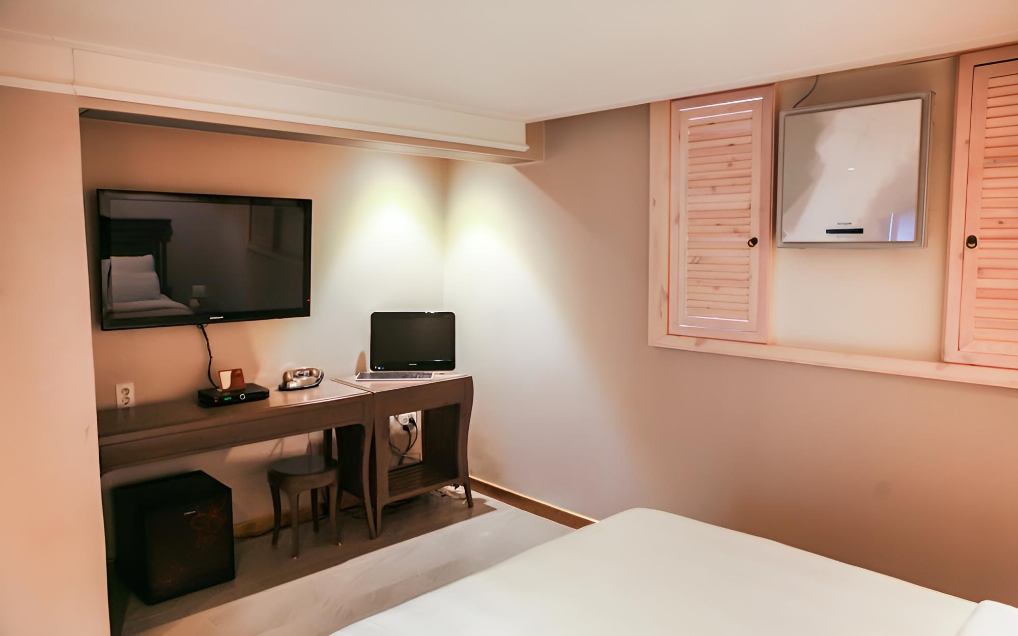 Room (Business Styler (Netflix Styler)) - Photo 2