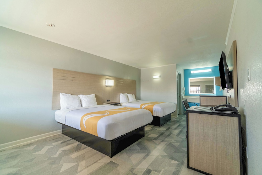 Room, 2 Queen Beds, Non Smoking - Photo 1