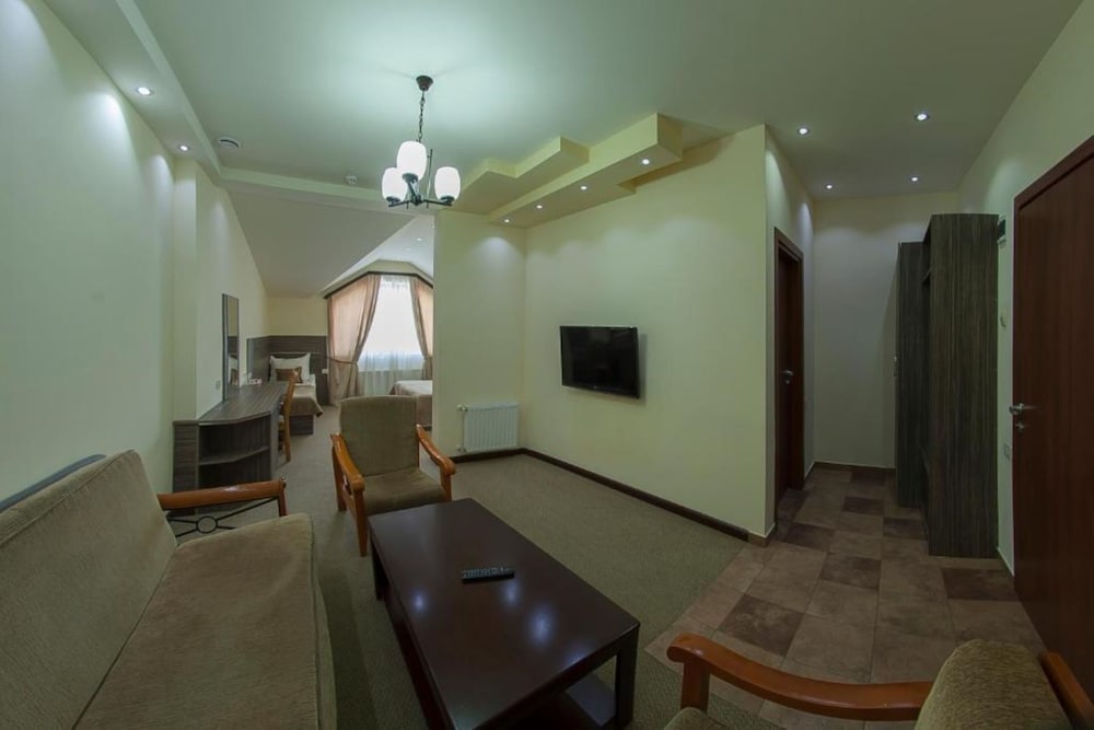Deluxe Triple Room photo 1