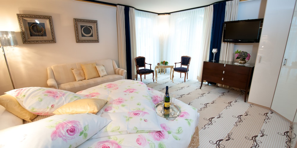Luxury Villa, 5 Bedrooms, Balcony, Mountain View (10 Beds) photo 3