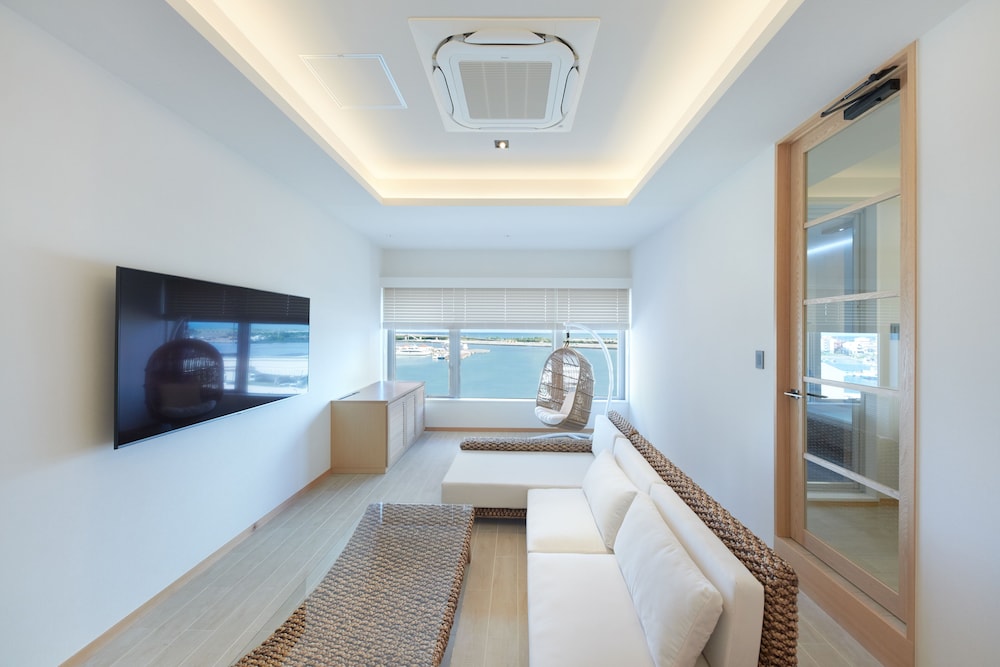 Junior Suite, Non Smoking, Sea View - Photo 8