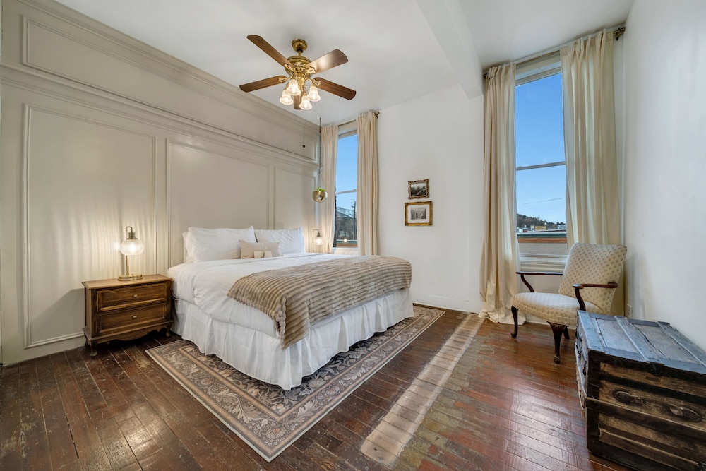 King - Room 11