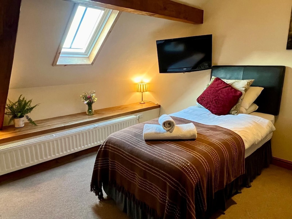 Cottage, Ensuite, Mountain View (One Bedroom) - Photo 2