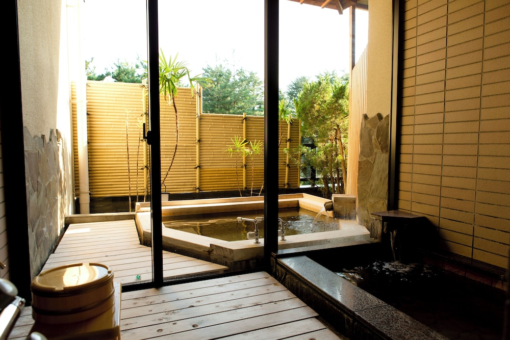 Deluxe Room, Non Smoking, Garden View photo 3
