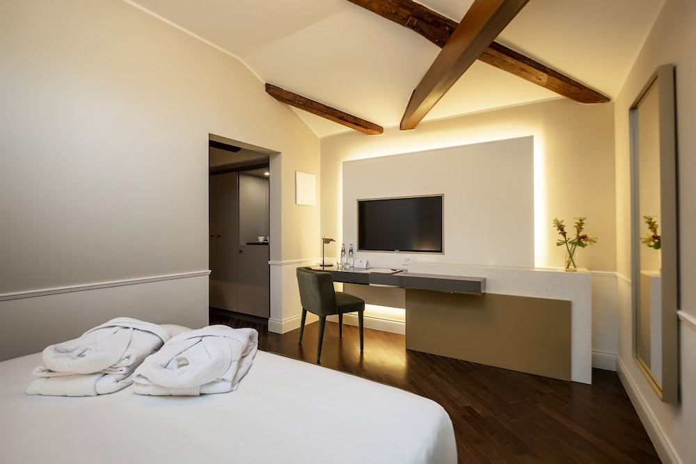 Classic Double Room - Photo 1