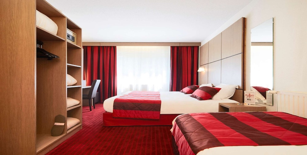 Standard Room, 3 Twin Beds - Photo 3