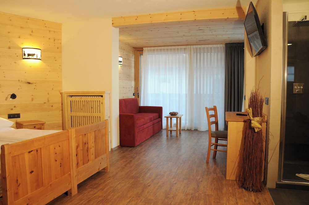 Deluxe Double or Twin Room photo 1