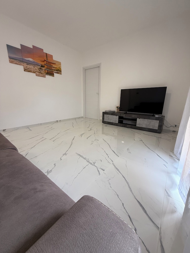 Luxury Apartment, City View photo 2