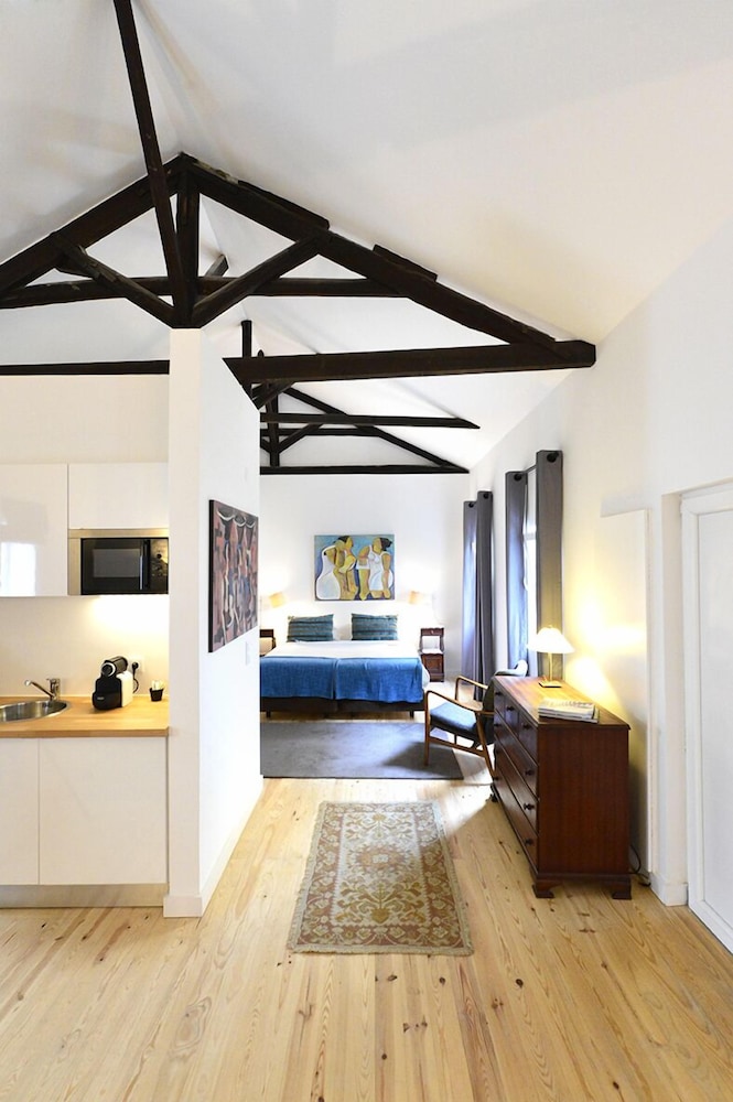 Deluxe Suite - Photo 36