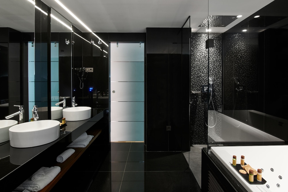 Suite - Photo 7