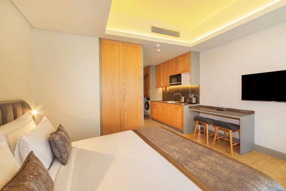 Deluxe Apartment, 1 Bedroom, Balcony, City View photo 1