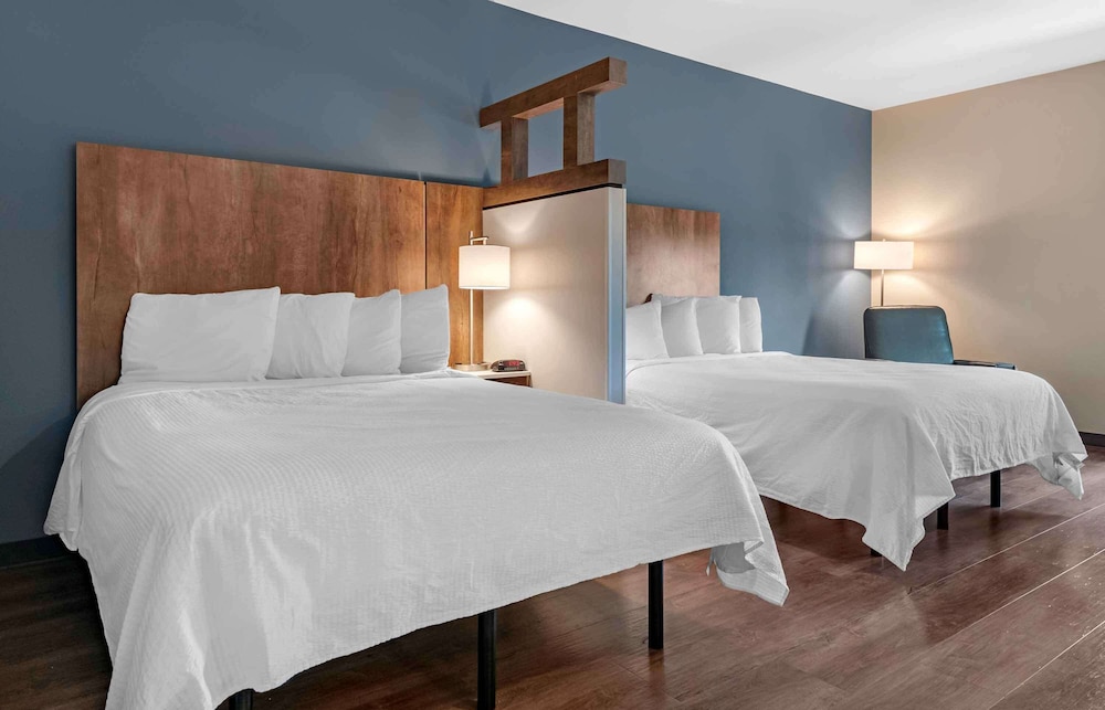 Standard Studio, 2 Queen Beds, Non Smoking - Photo 1