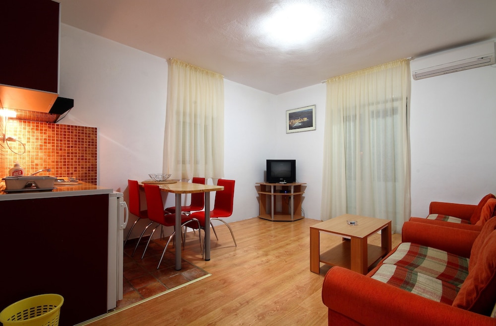 Standard Apartment, 2 Bedrooms, Sea View photo 2