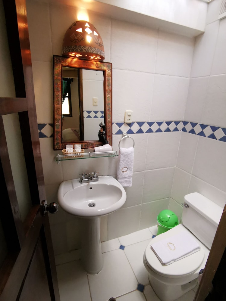 Standard Twin Room photo 2