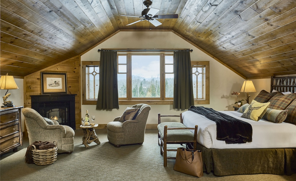Suite, 3 Bedrooms - Photo 1