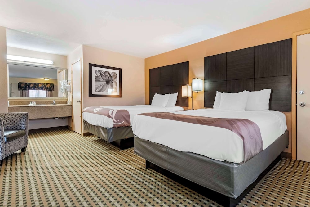 Standard Room, 2 Queen Beds, Non Smoking - Photo 1