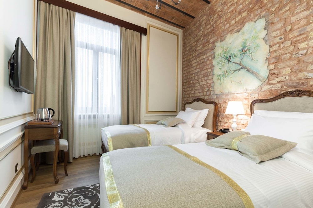 Standard Double or Twin Room photo 3