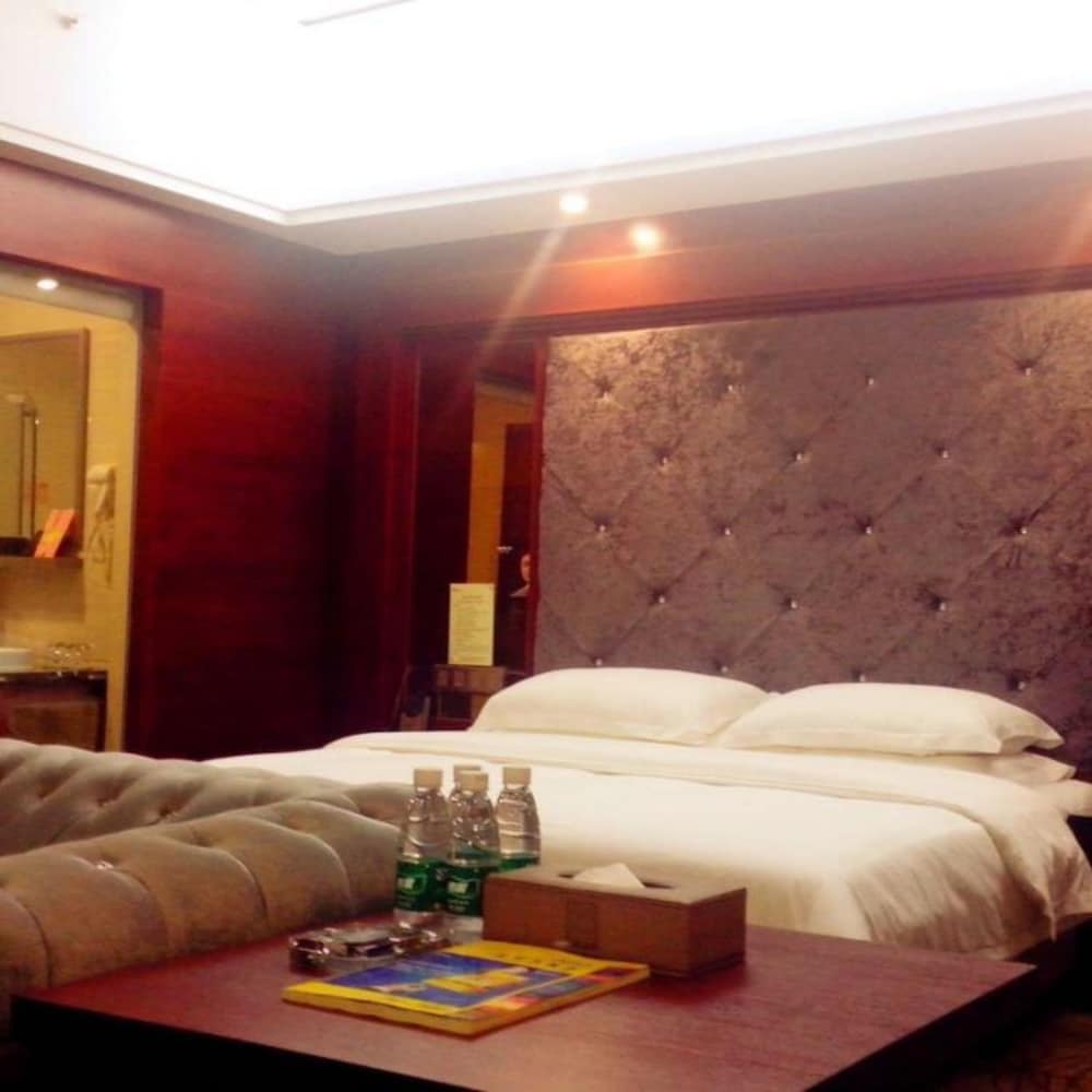 Business Suite photo 2