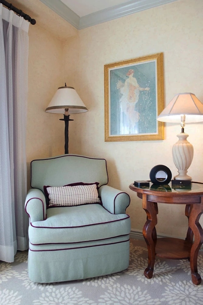 Deluxe Room, 1 Queen Bed, Harbor View